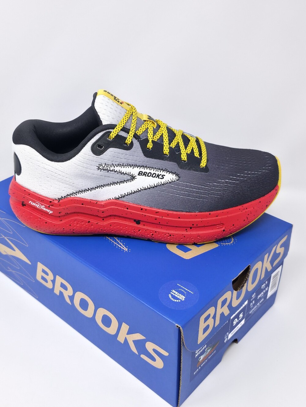 Brooks Ghost Max 2 Mickey Mouse RunDisney Women's 9.5 Limited Edition Like NEW - Picture 10 of 10